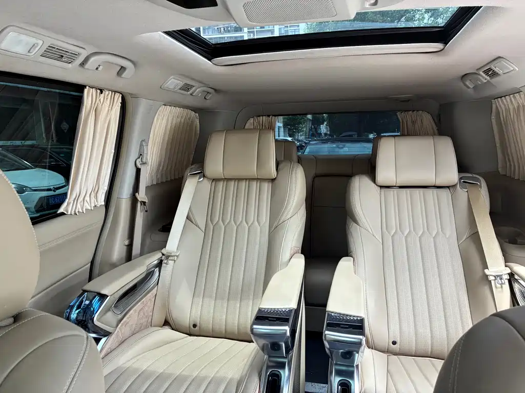 Nissan Quest — миниатюра 8