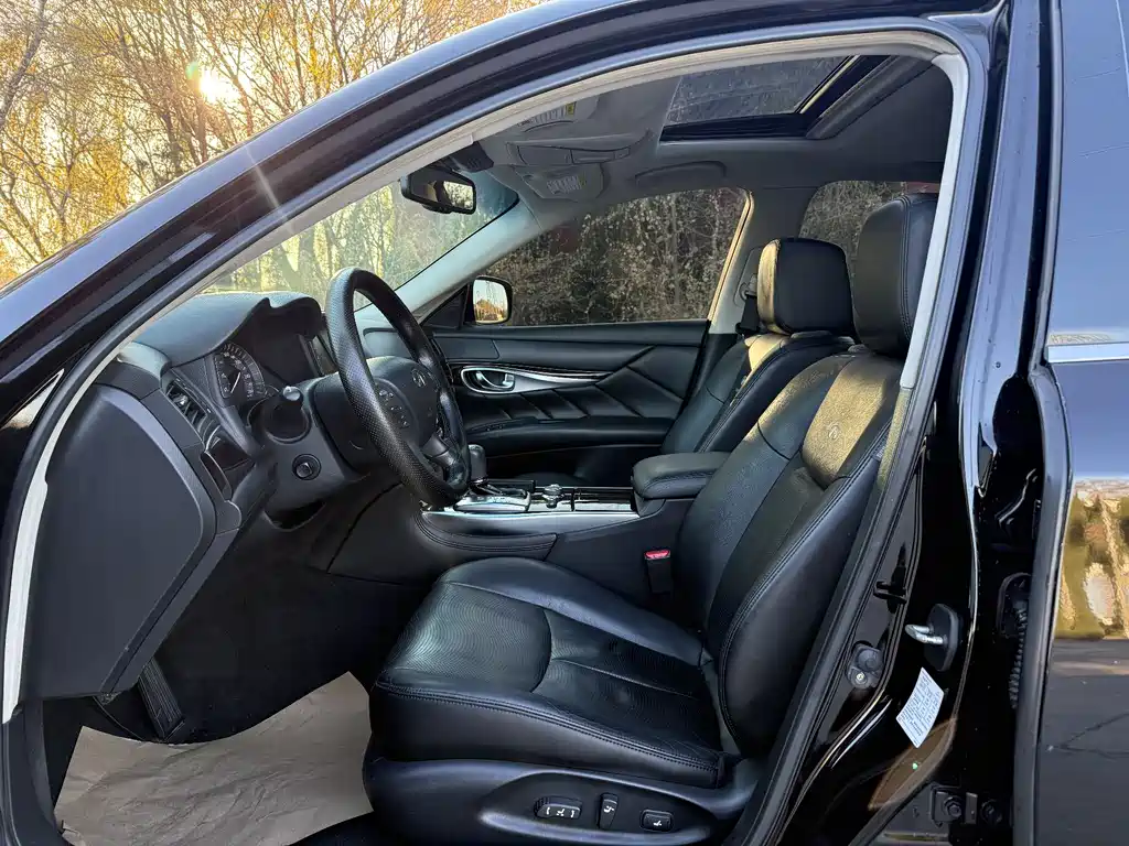 Infiniti M — миниатюра 9