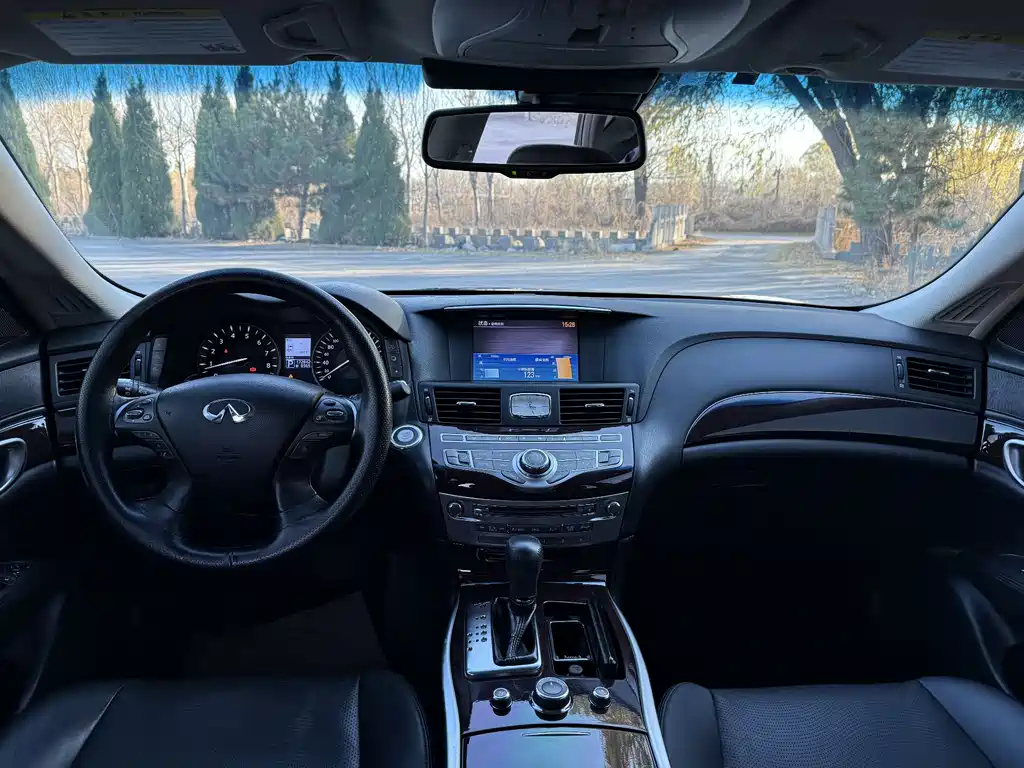 Infiniti M — миниатюра 14