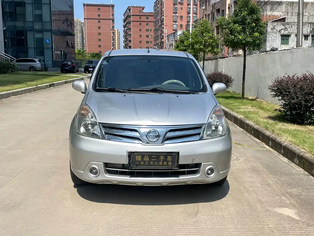 Nissan Livina — миниатюра 2