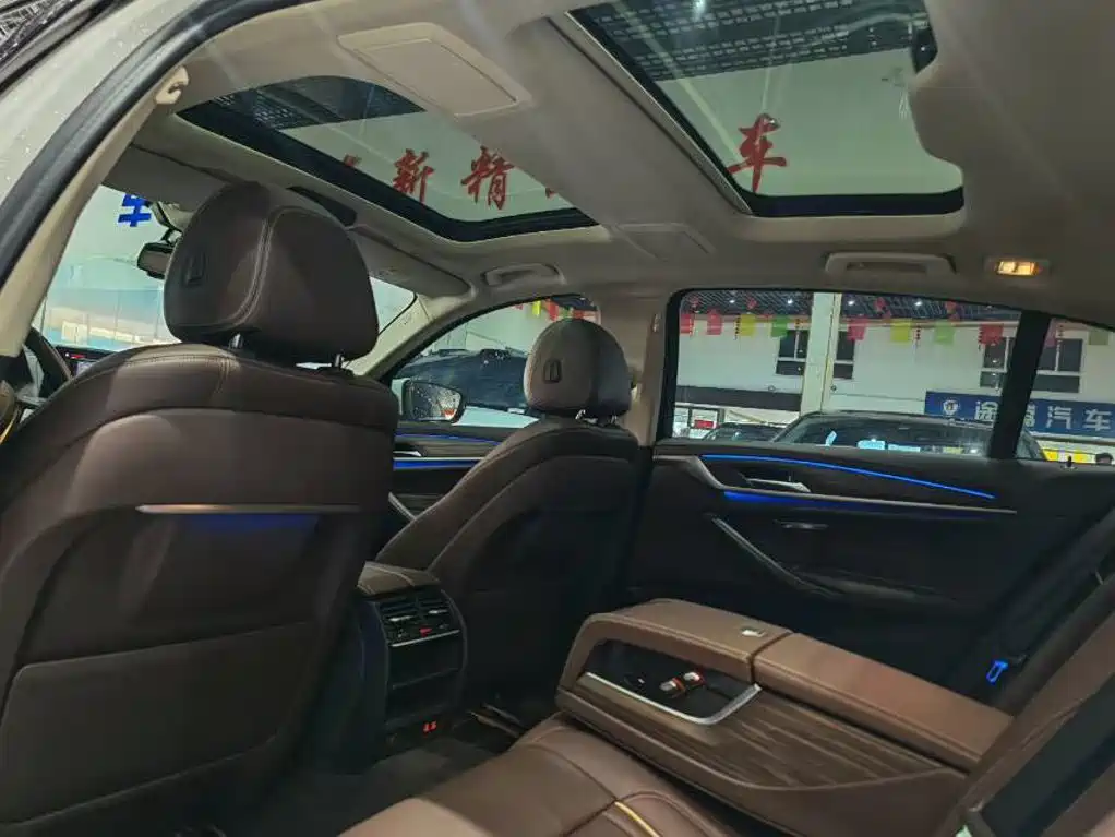 BMW 5 Series — миниатюра 6