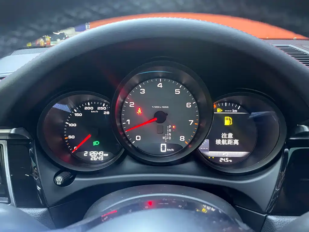 Porsche Macan — миниатюра 8