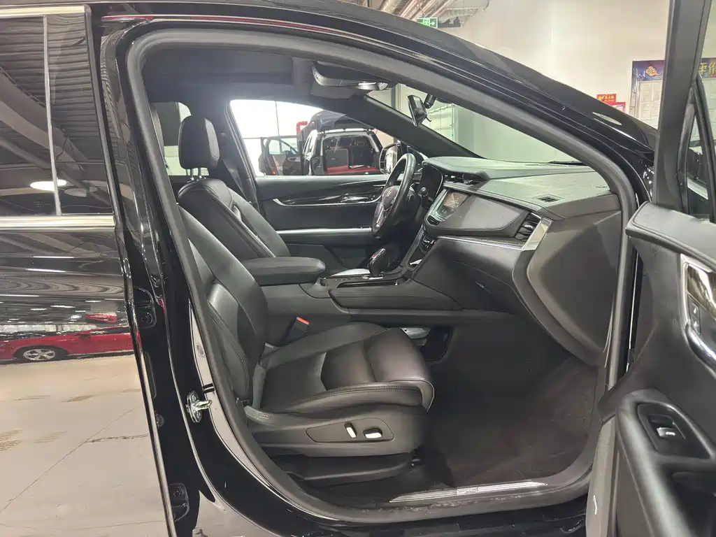 Cadillac XT5 — миниатюра 9