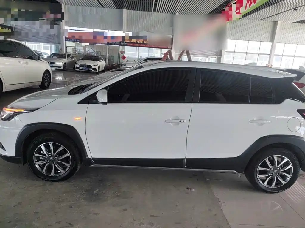 Toyota Yaris L — миниатюра 5