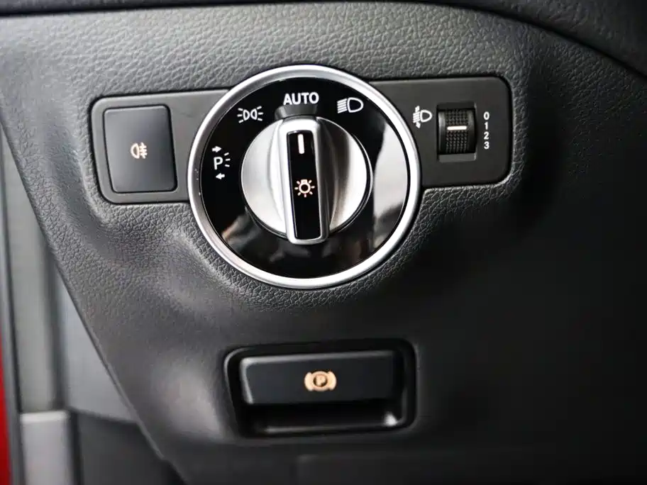 Mercedes-Benz GLA — миниатюра 24