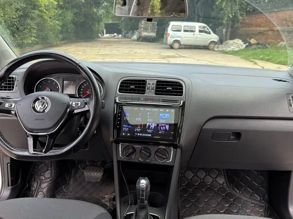 Volkswagen Polo — миниатюра 14