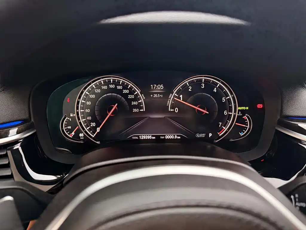 BMW 5 Series — миниатюра 11