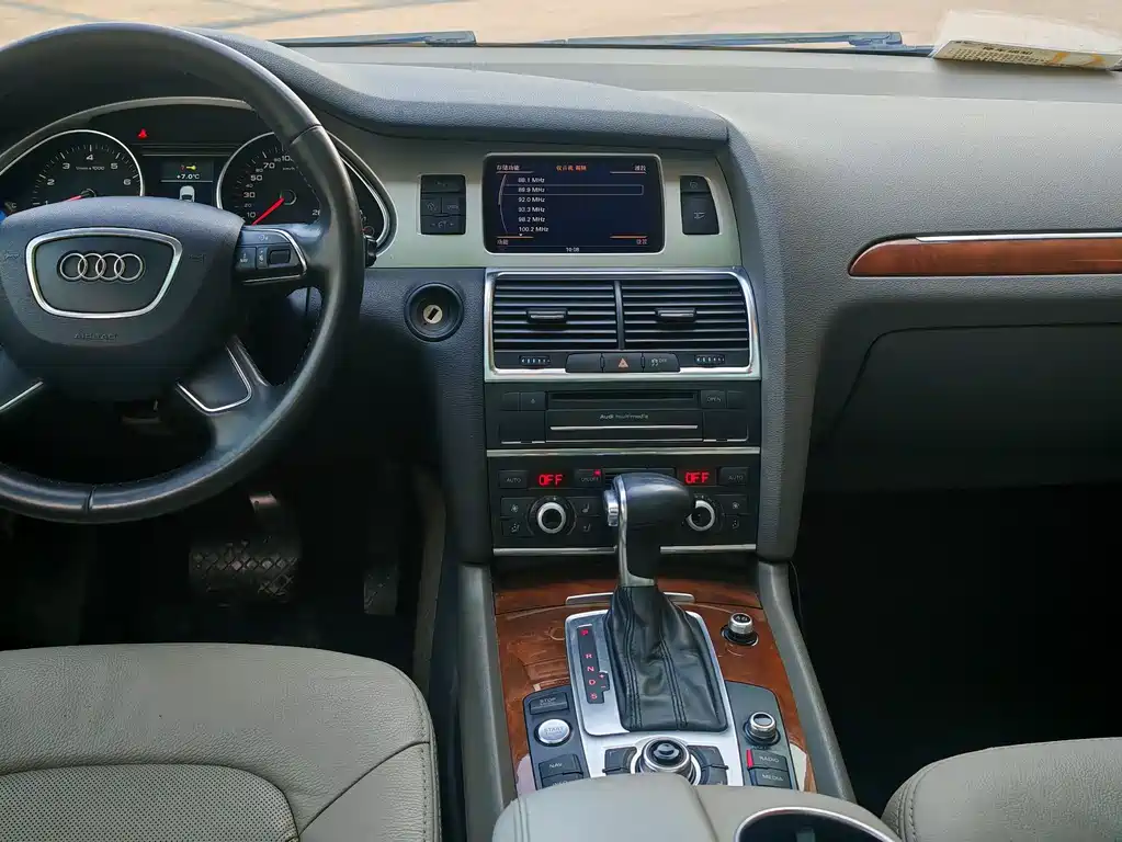 Audi Q7 2012 3.0 TFSI (200kW