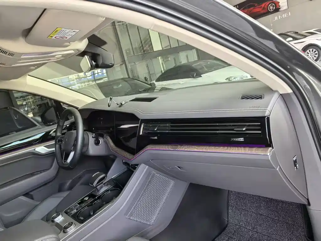 Volkswagen Touareg — миниатюра 7