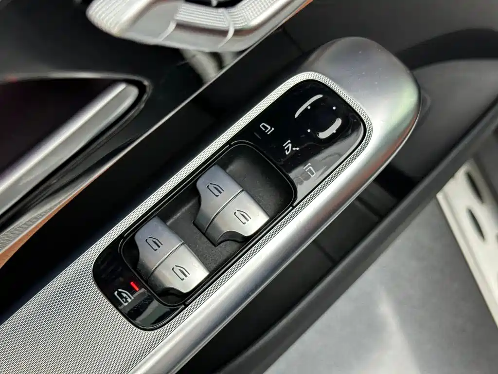 Mercedes-Benz GLC — миниатюра 10