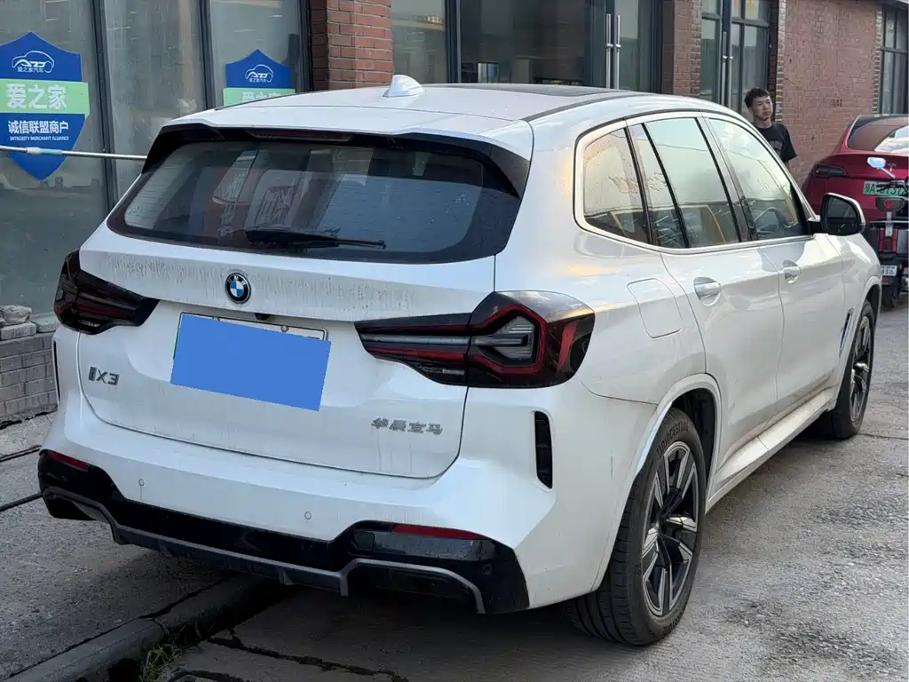 BMW iX3 — миниатюра 11