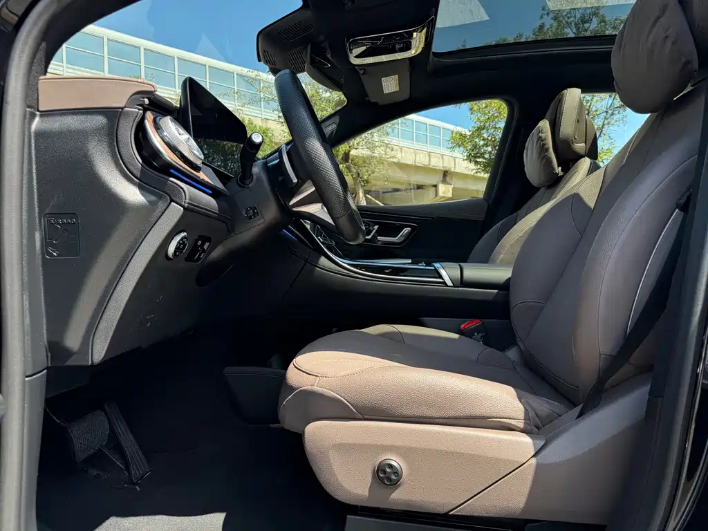 Mercedes-Benz EQE SUV — миниатюра 8