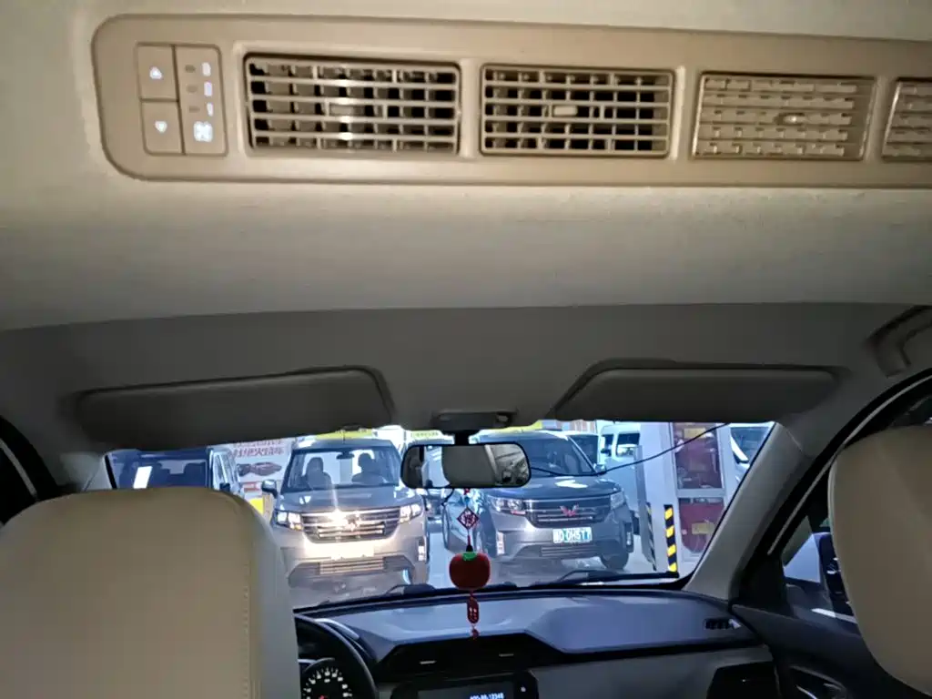 Wuling Hongguang — миниатюра 18