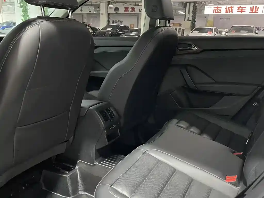Volkswagen Tharu — миниатюра 5