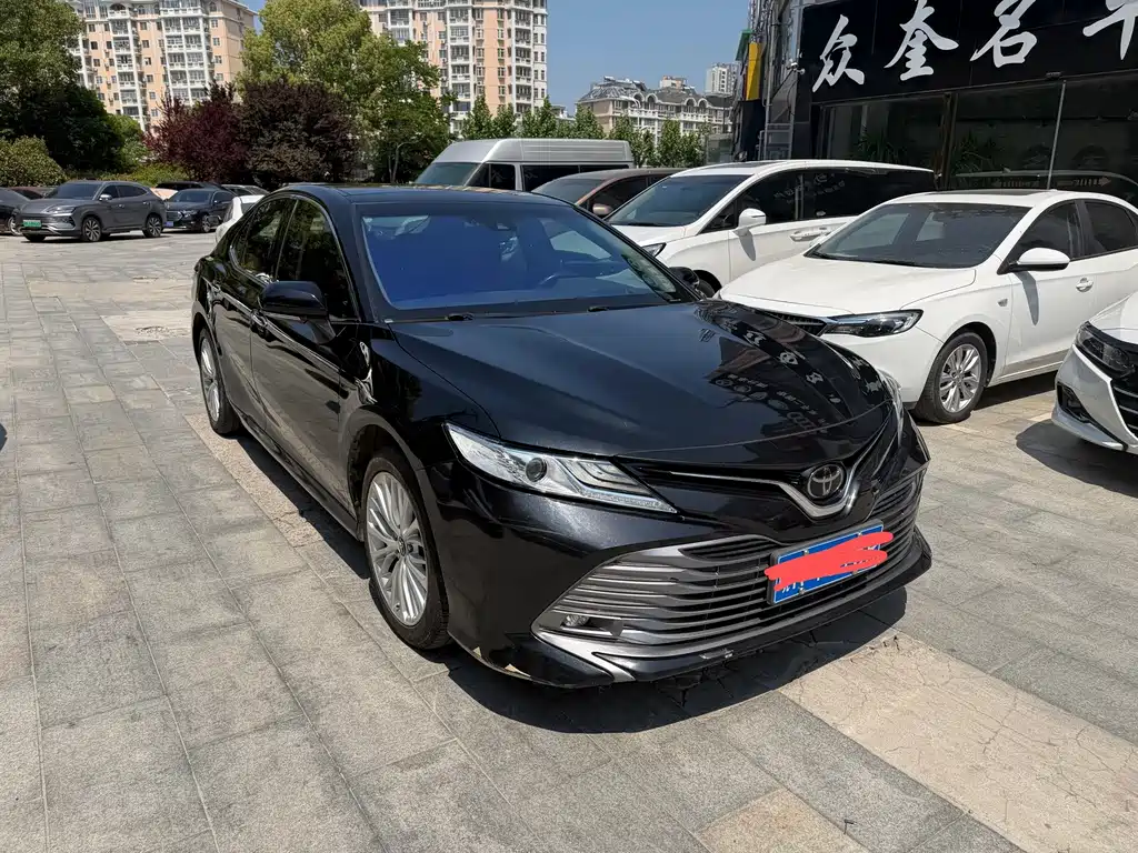 Toyota Camry — миниатюра 5