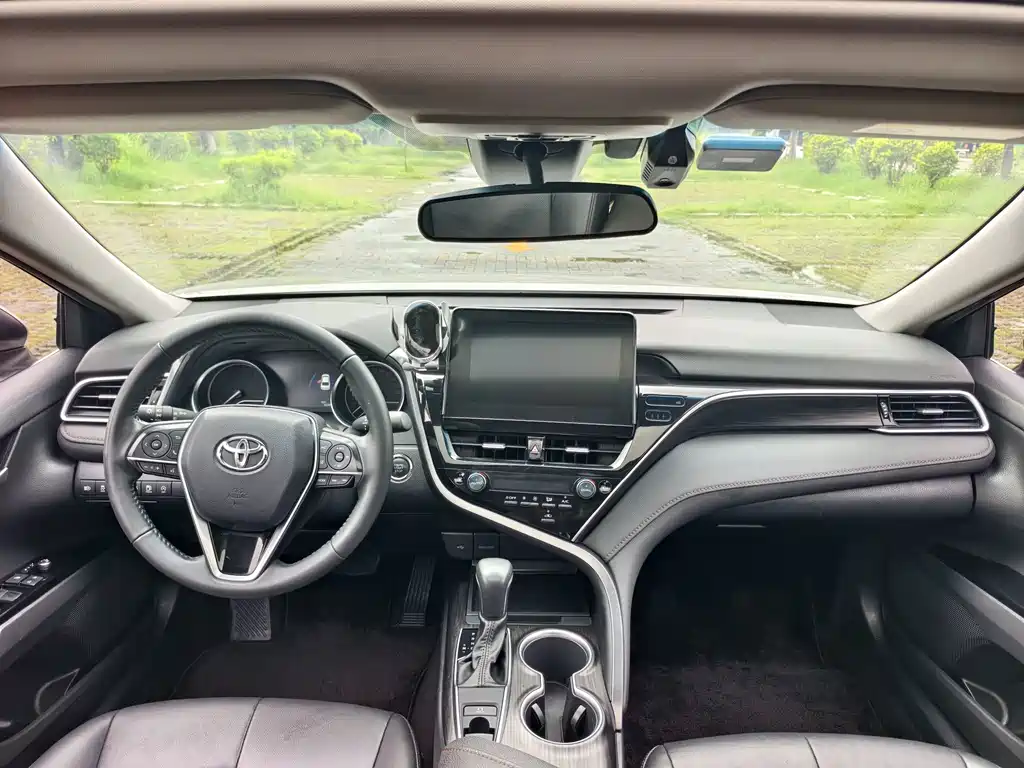 Toyota Camry — миниатюра 6