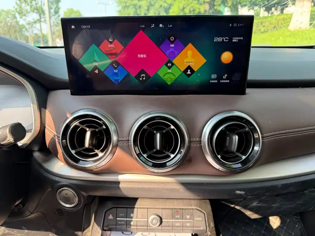 Wey Wey VV6 — миниатюра 10
