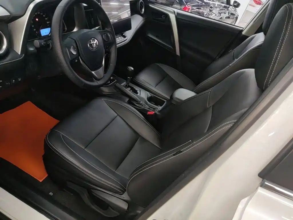 Toyota RAV4 — миниатюра 15