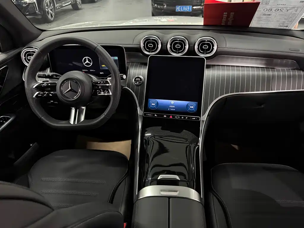 Mercedes-Benz GLC 2024 GLC 260 L 4MATIC 5 мест