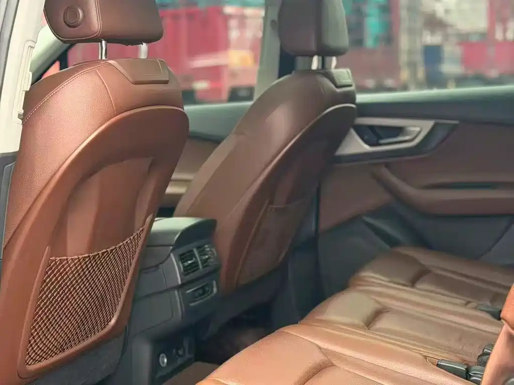 Audi Q7 — миниатюра 8