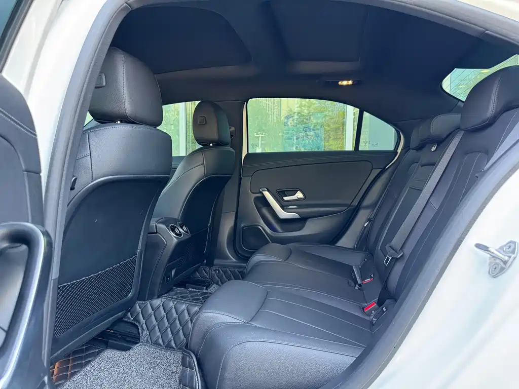 Mercedes-Benz A-Class — миниатюра 8