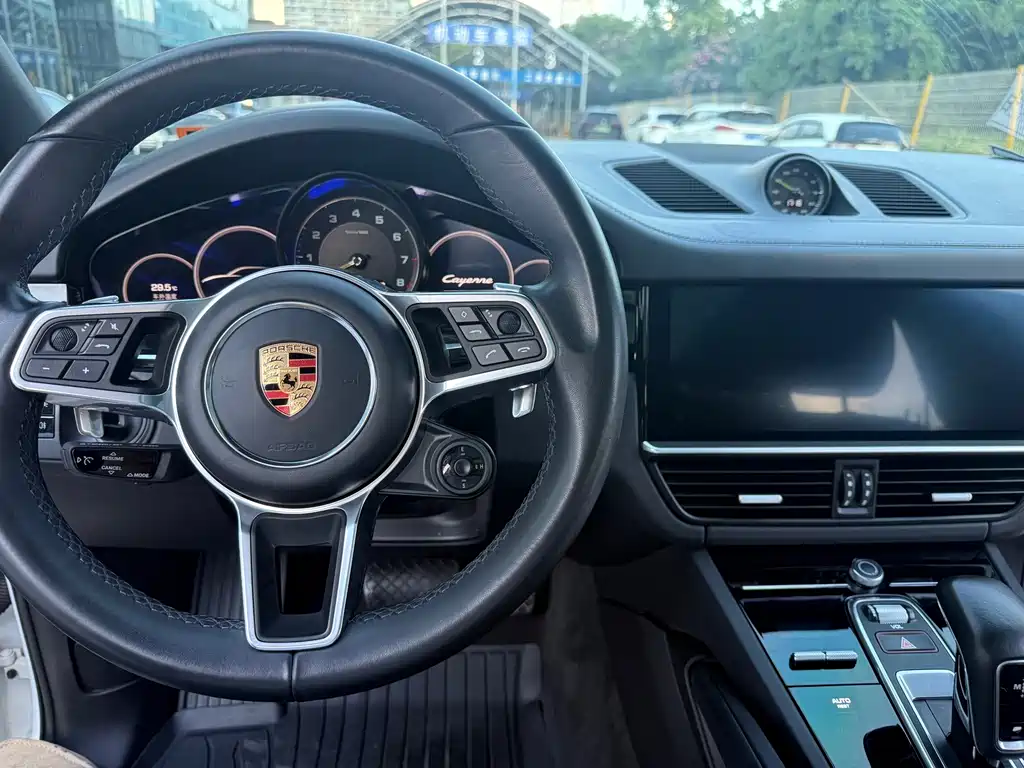 Porsche Cayenne Hybrid — миниатюра 12