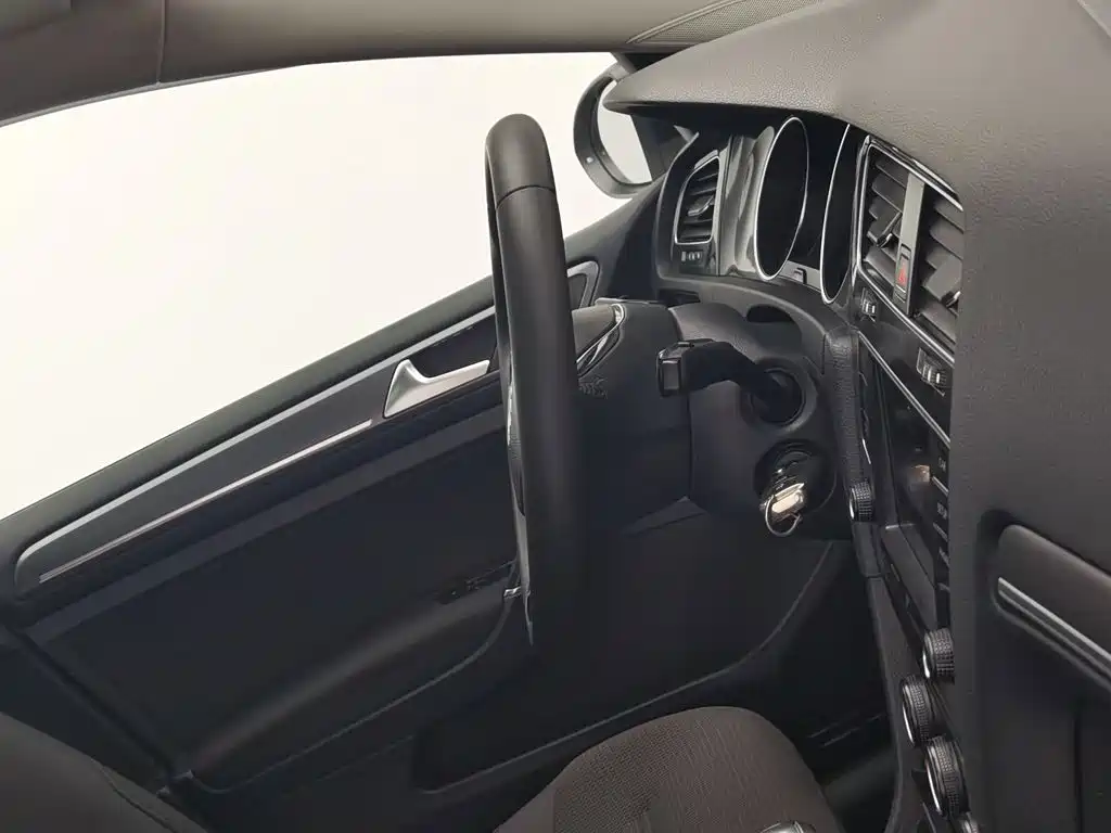 Volkswagen Golf — миниатюра 22