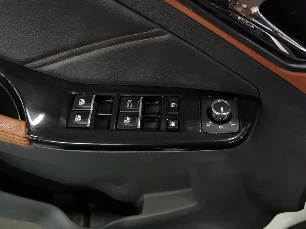 BAIC Senova X35 — миниатюра 9