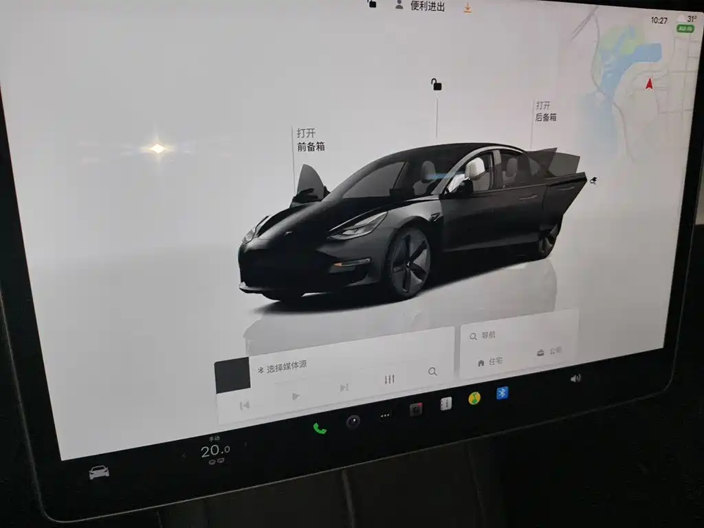 Tesla Model 3 — миниатюра 7