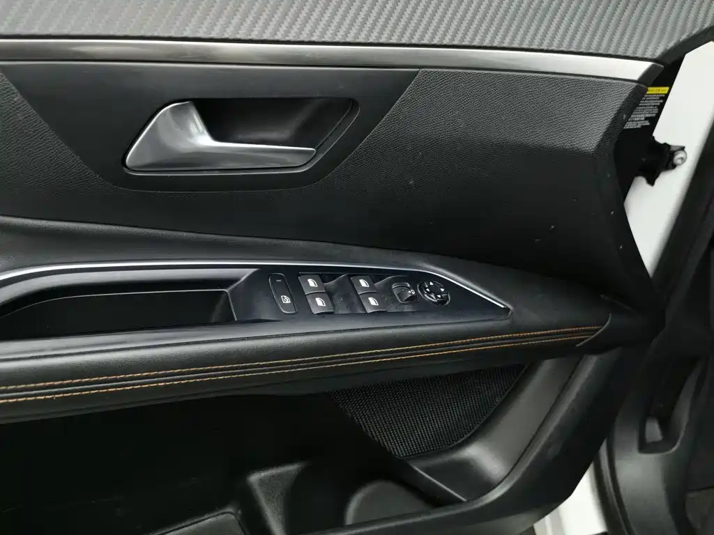 Peugeot 5008 — миниатюра 9