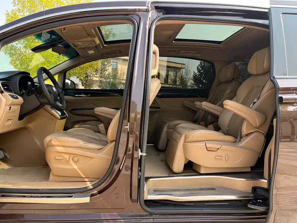 Buick GL8 — миниатюра 7