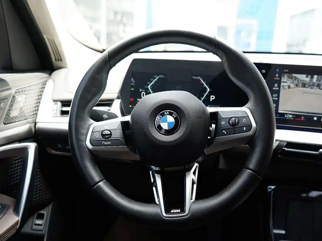 BMW X1 — миниатюра 10