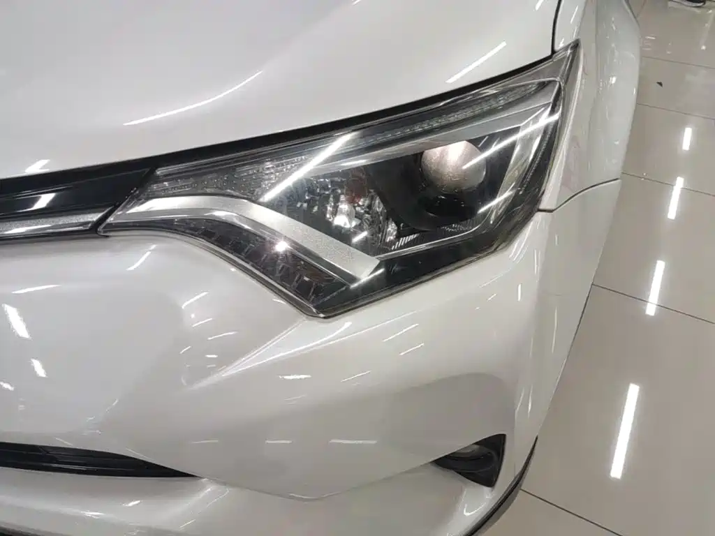 Toyota RAV4 — миниатюра 24