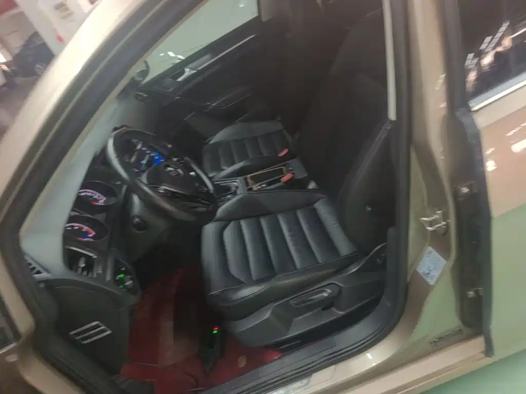 Volkswagen Golf — миниатюра 15