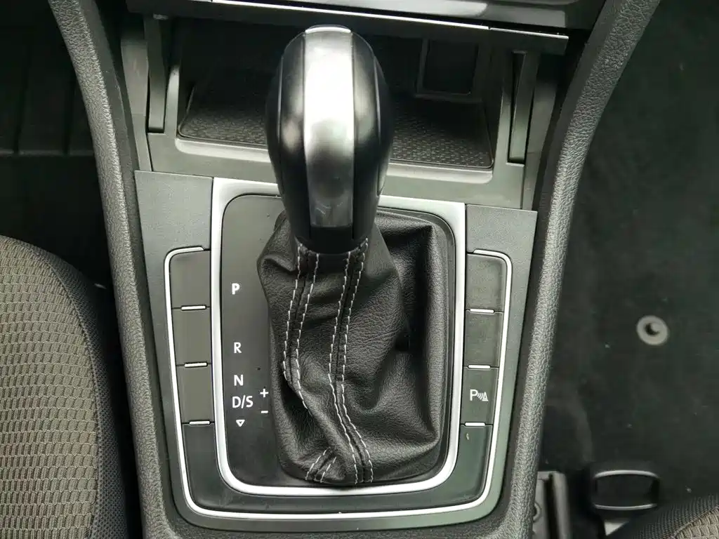 Volkswagen Golf — миниатюра 13