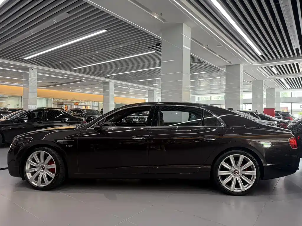 Bentley Flying Spur — миниатюра 5