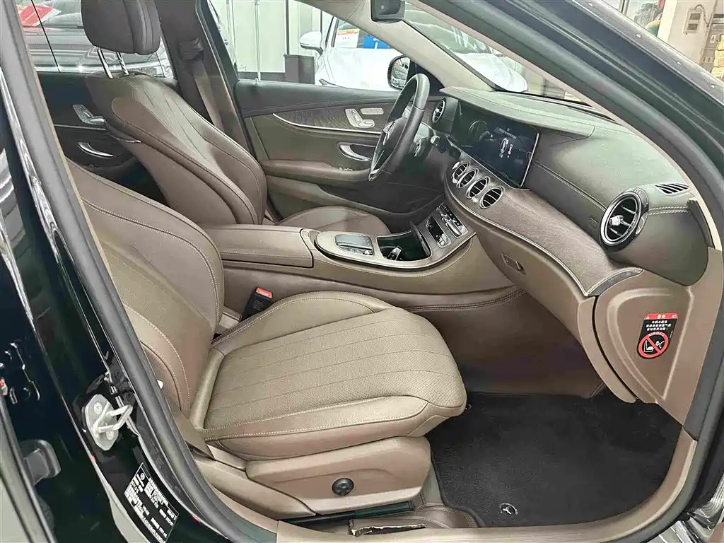 Mercedes-Benz E-Class — миниатюра 19