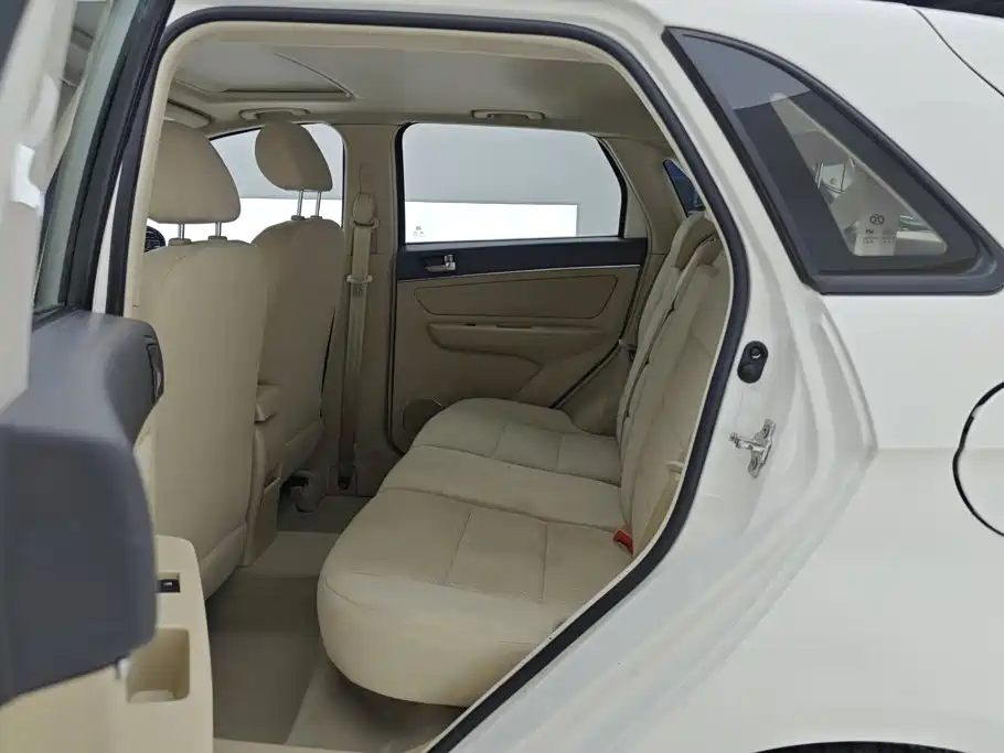 BAIC E-Series — миниатюра 11