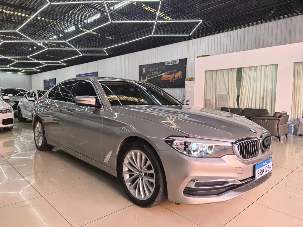 BMW 5 Series — миниатюра 3