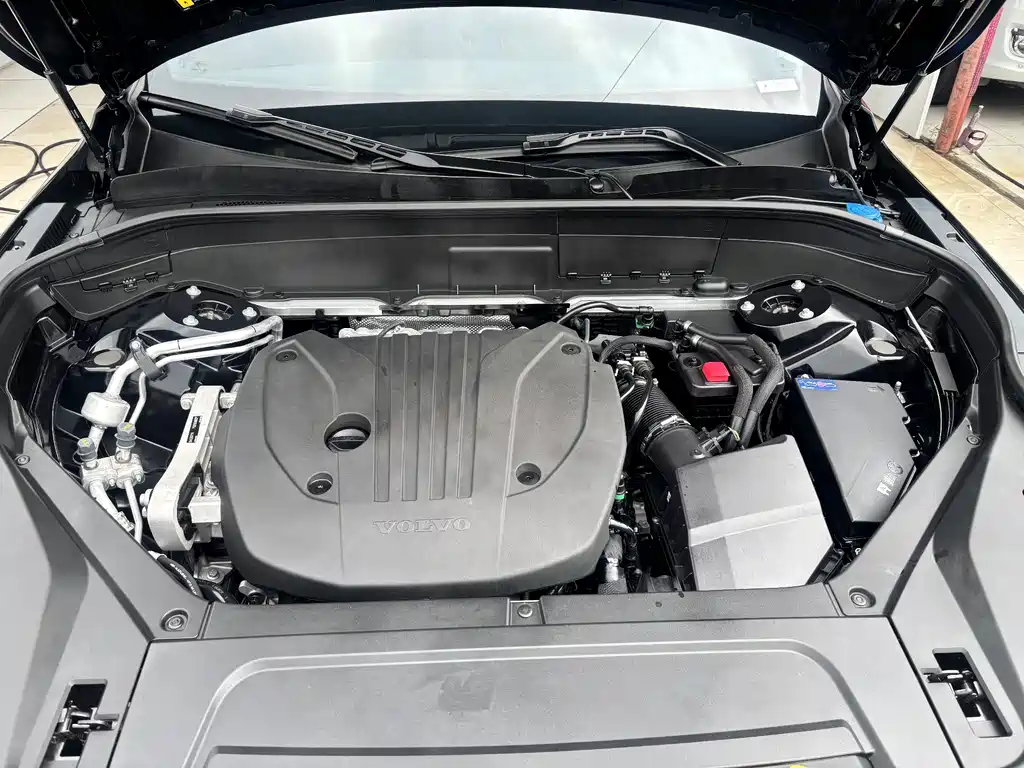 Volvo XC90 — миниатюра 30