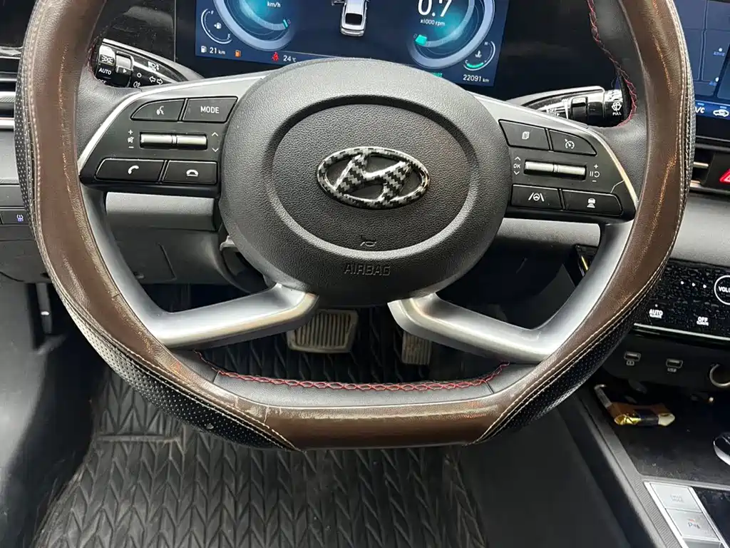 Hyundai Elantra — миниатюра 14
