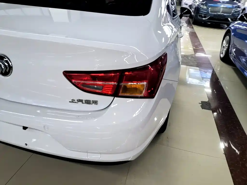 Buick Verano — миниатюра 8