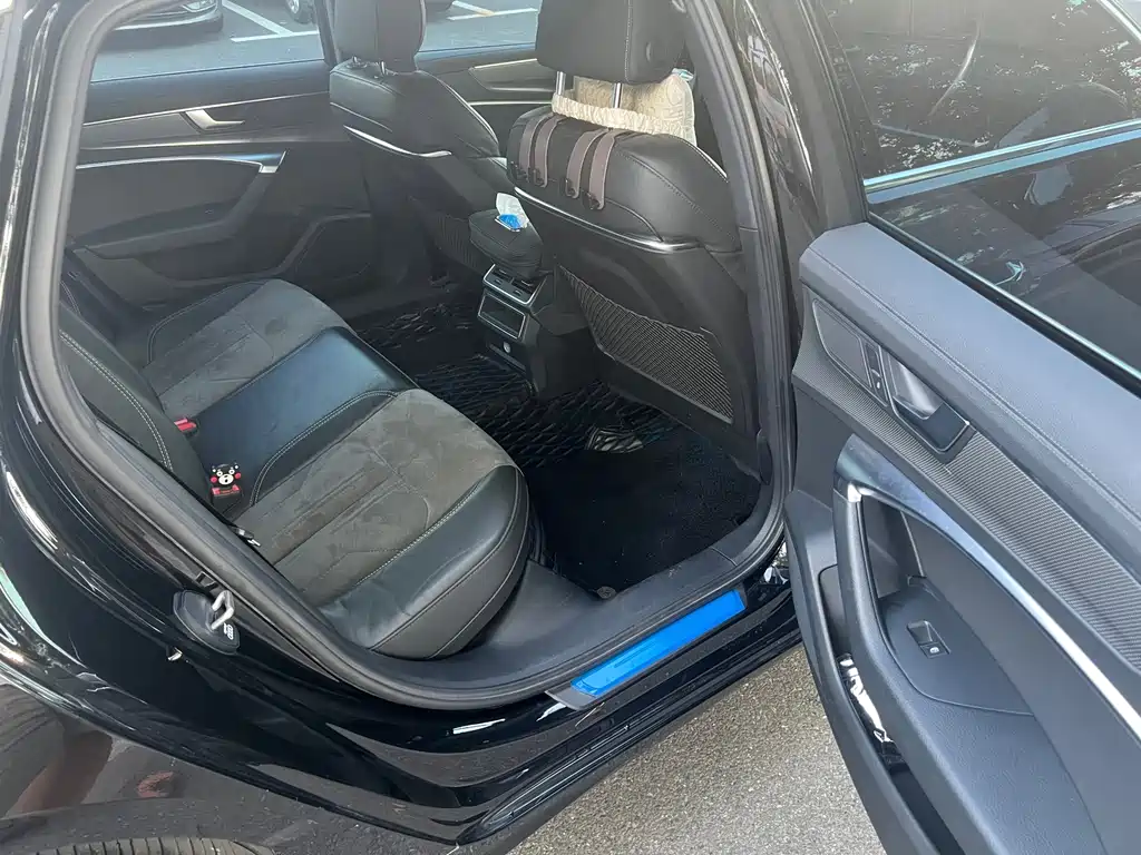 Audi A6L — миниатюра 12