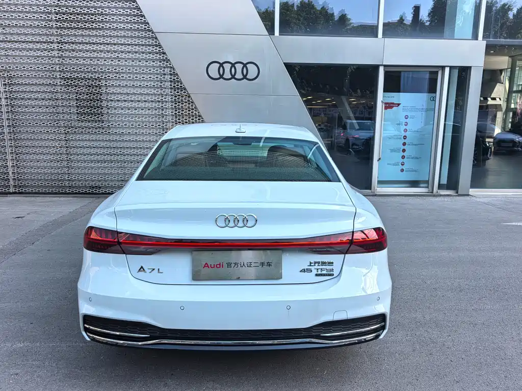 Audi A7L — миниатюра 10