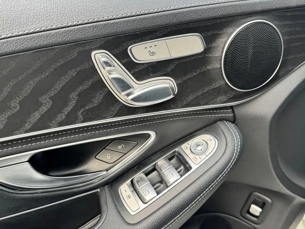 Mercedes-Benz C-Class — миниатюра 14