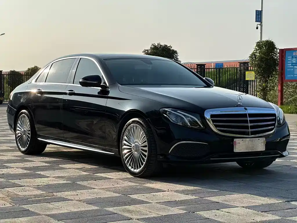 Mercedes-Benz E-Class — миниатюра 3