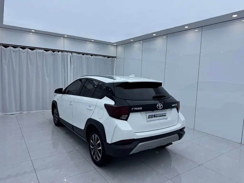 Toyota Yaris L — миниатюра 6