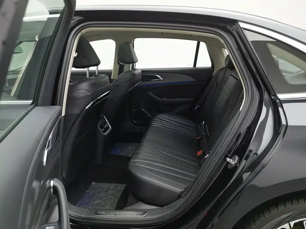Hongqi Hongqi H5 — миниатюра 15