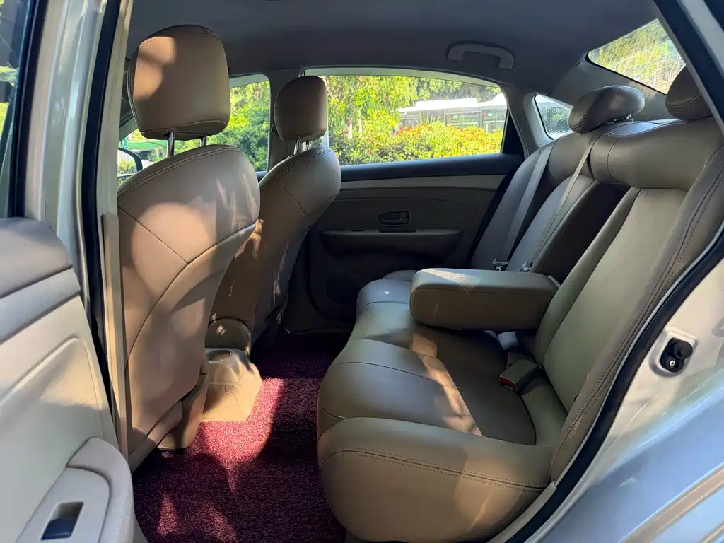 Nissan Sylphy 2012 1.6XE MT Comfort