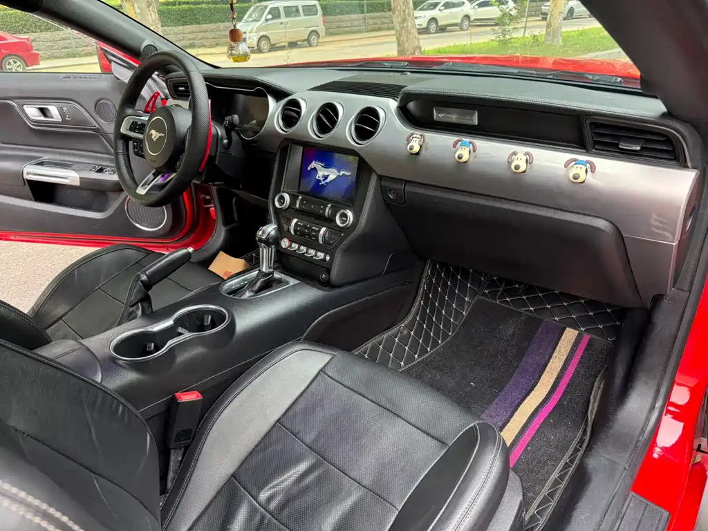 Ford Mustang — миниатюра 4